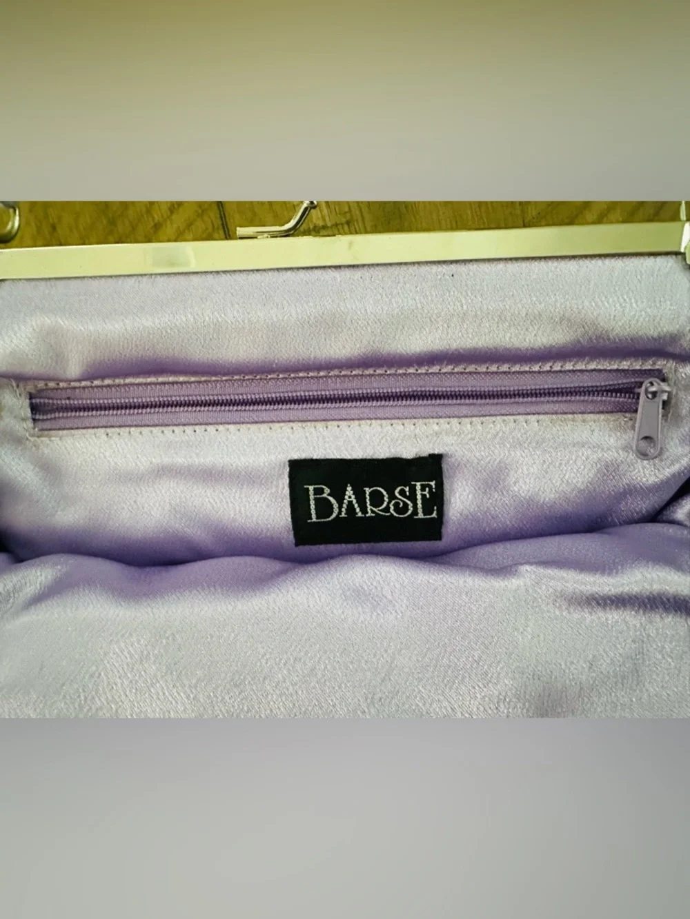 🌺Vintage Floral Embroidered Lavender Clutch